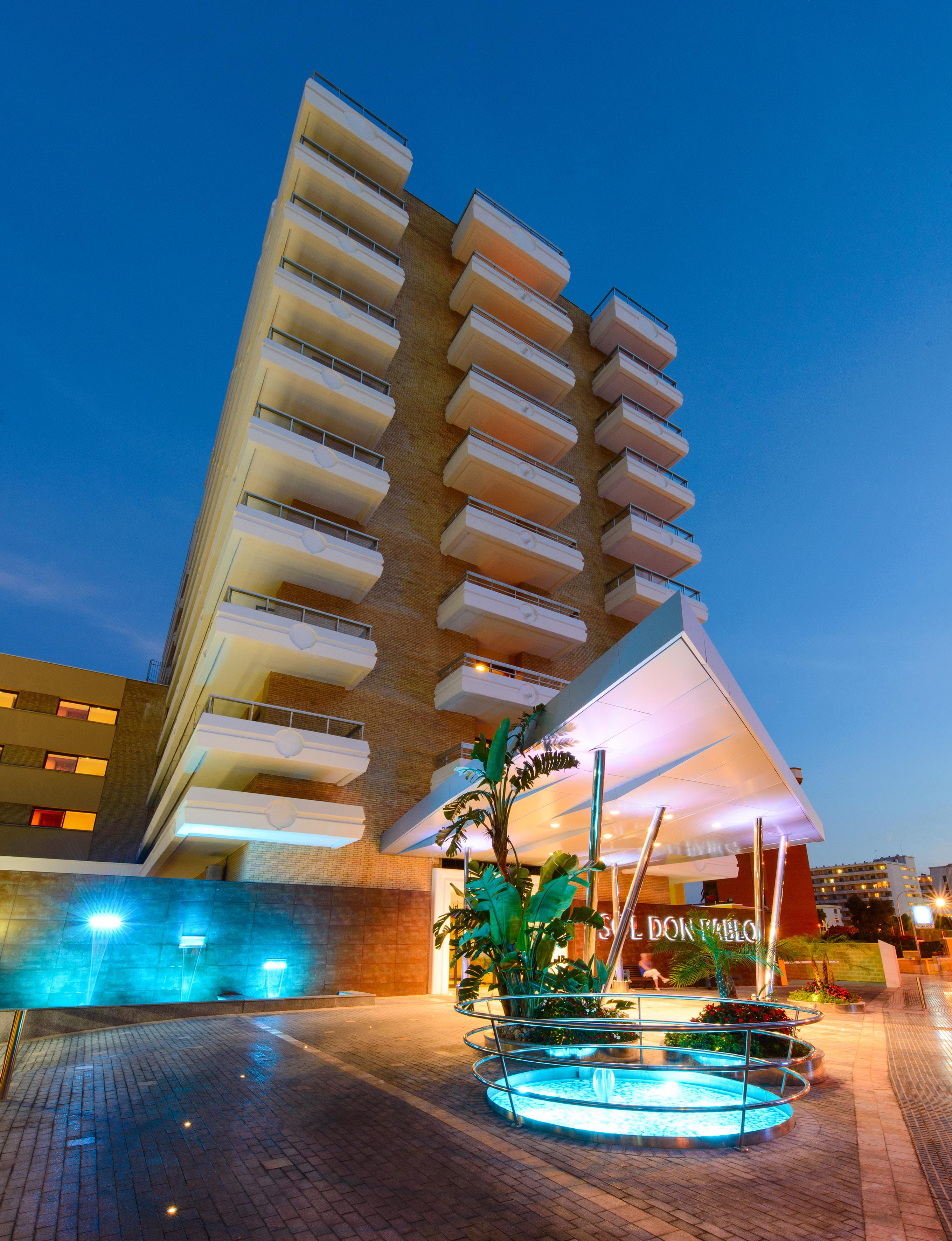วอล ดอน ปาโบล Hotel ตอร์เรโมลิโนส ภายนอก รูปภาพ