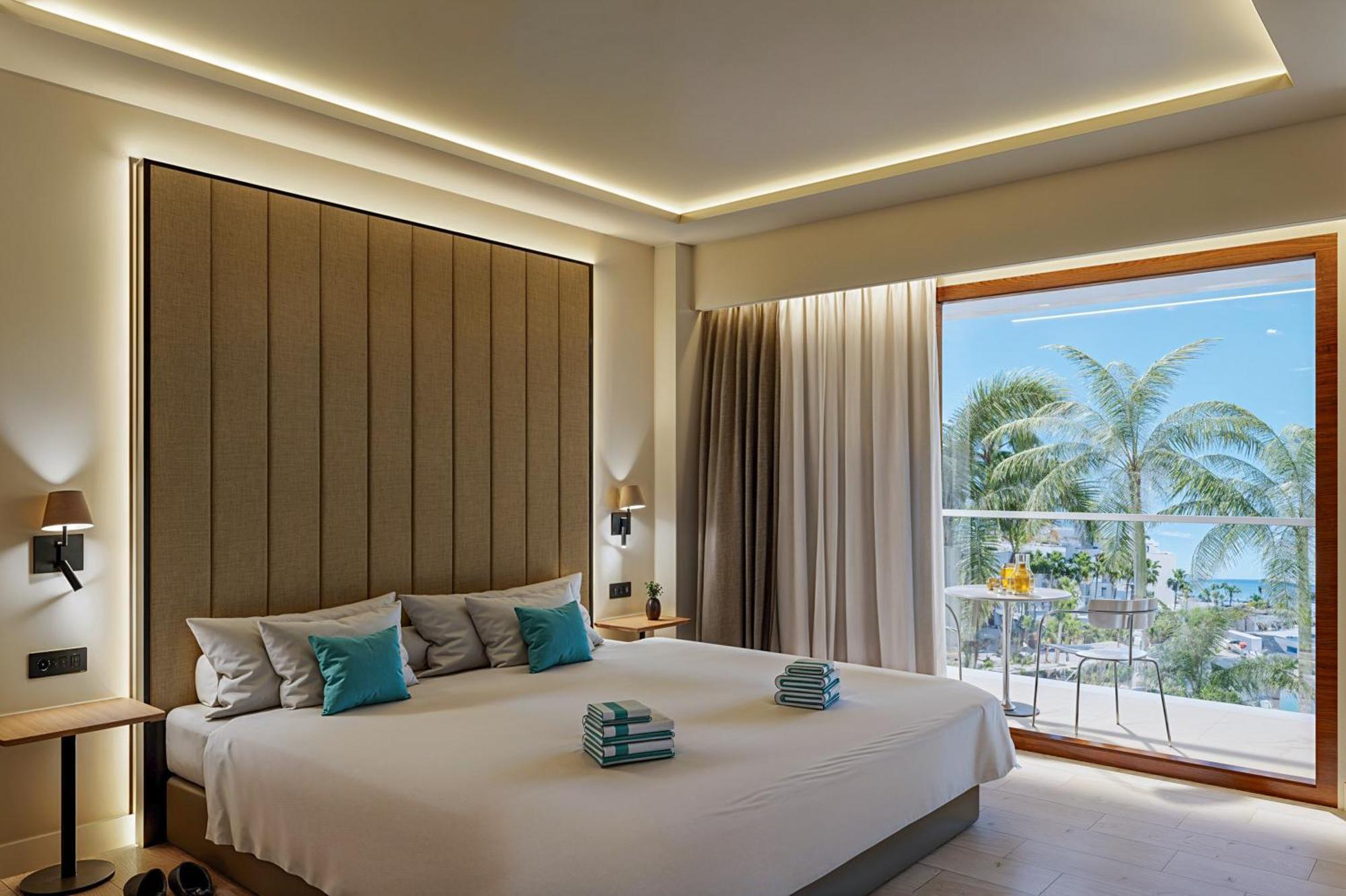 วอล ดอน ปาโบล Hotel ตอร์เรโมลิโนส ภายนอก รูปภาพ